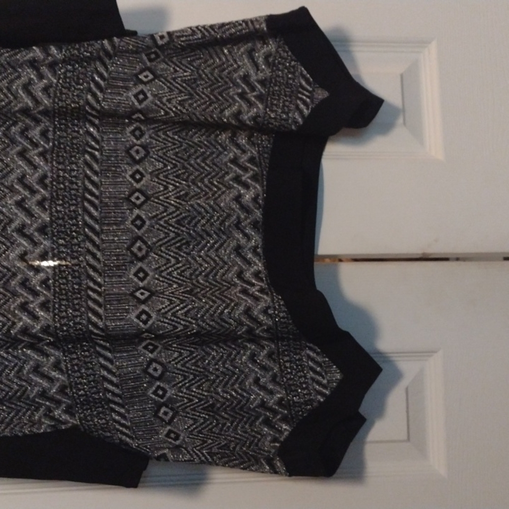 Top - Picture 3 of 4